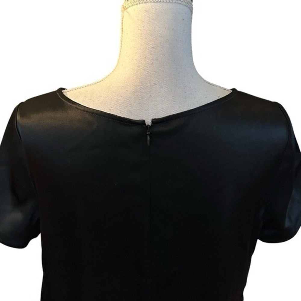 ST. JOHN Asymmetrical Hem Satin Short Sleeve Top Women's Small Black Designer - Picture 3 of 8